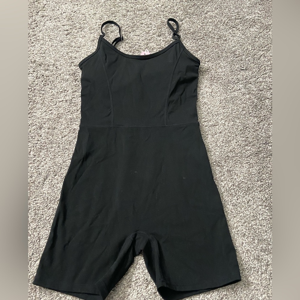 Black body on stretch romper